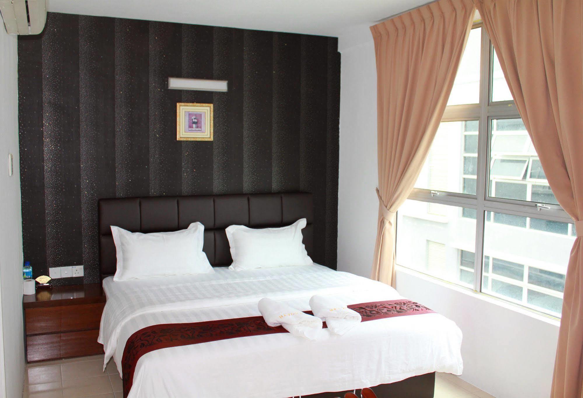 Havona Hotel - Taman Tropika Kulai Exterior photo