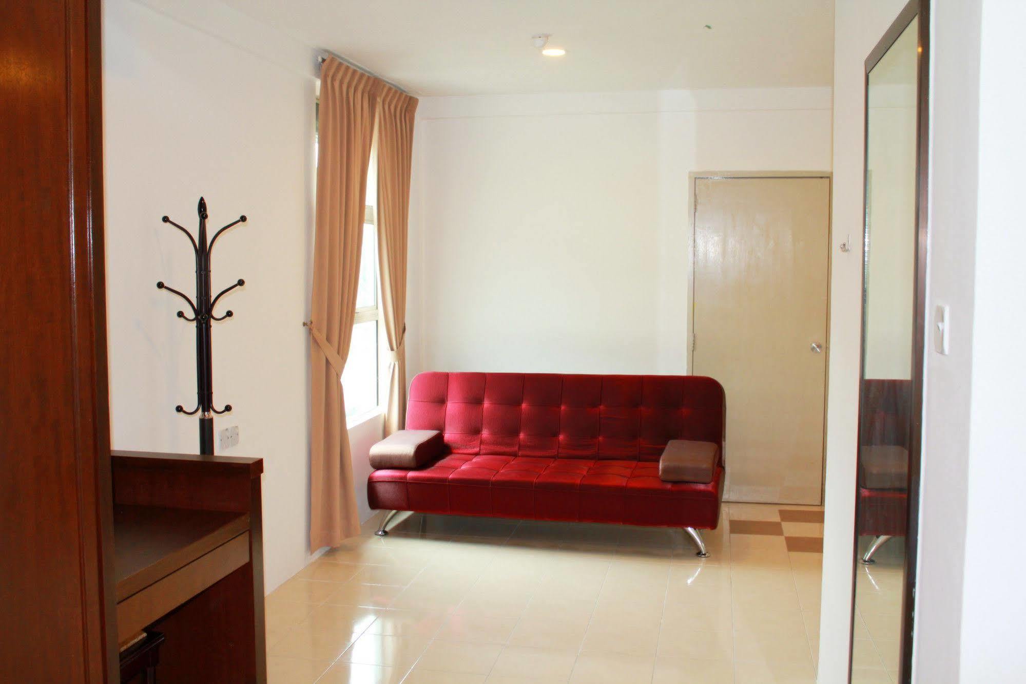 Havona Hotel - Taman Tropika Kulai Exterior photo