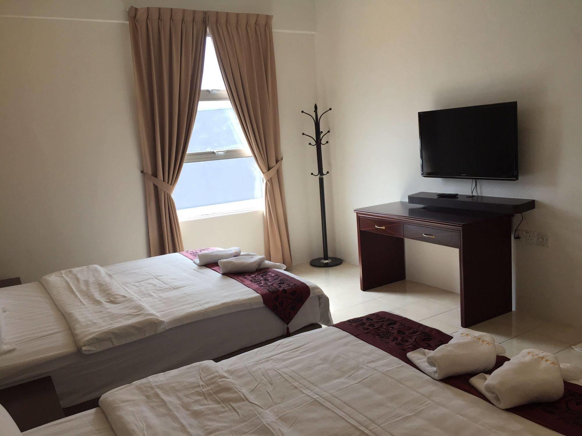 Havona Hotel - Taman Tropika Kulai Exterior photo