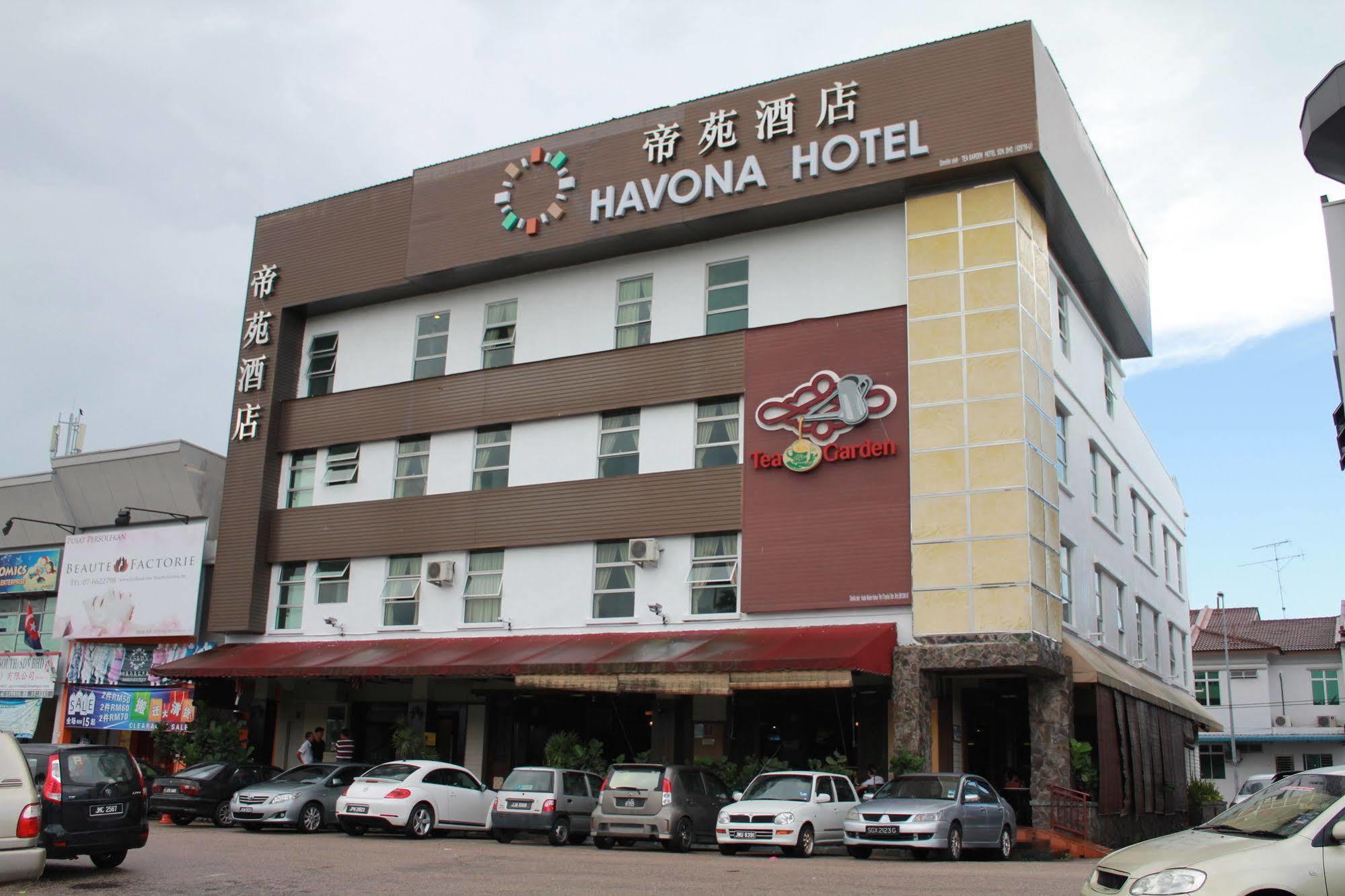 Havona Hotel - Taman Tropika Kulai Exterior photo