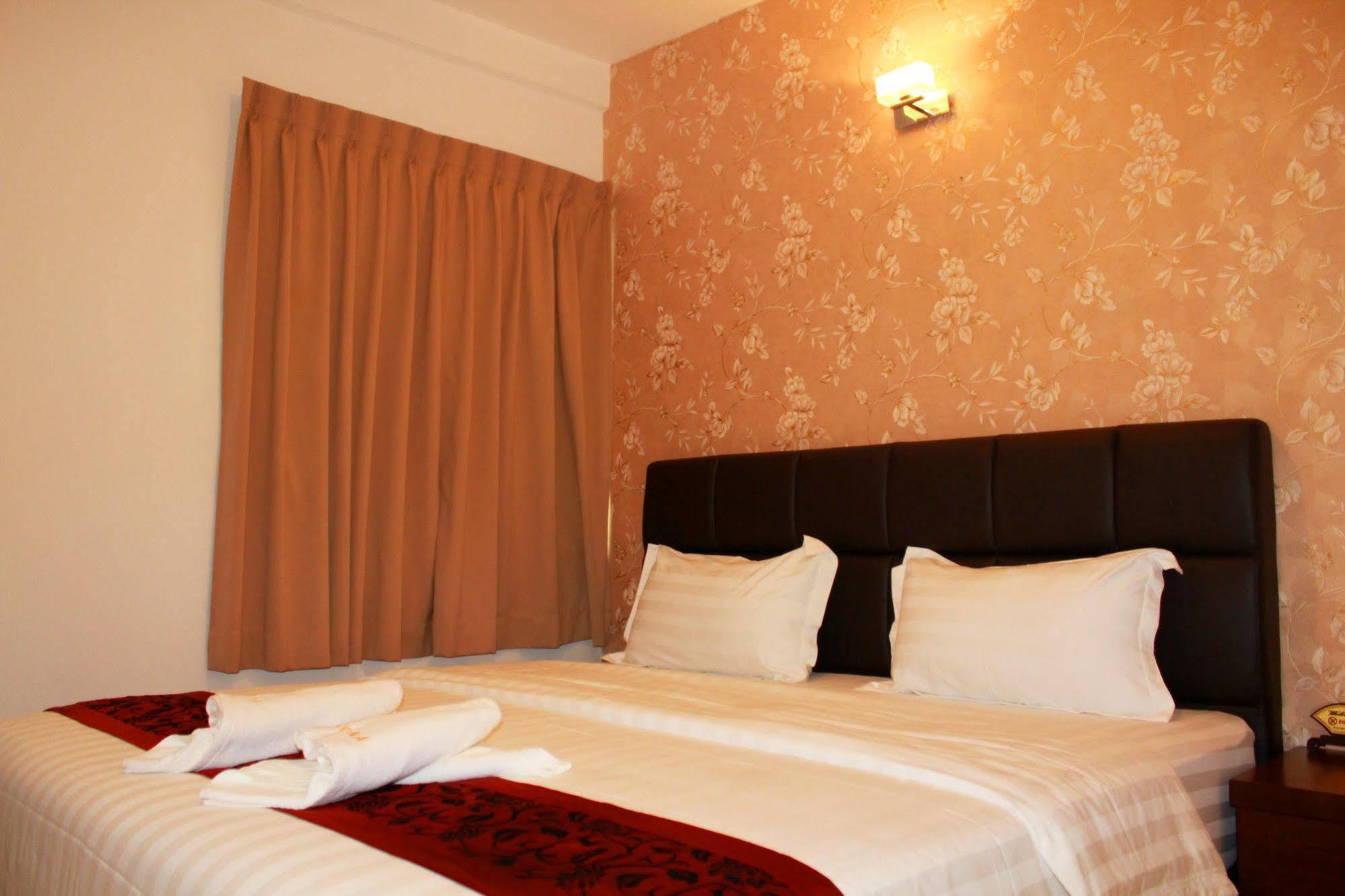 Havona Hotel - Taman Tropika Kulai Exterior photo